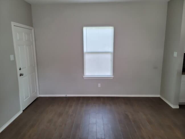 Photo - 517 1/2 Atchison Street Unit