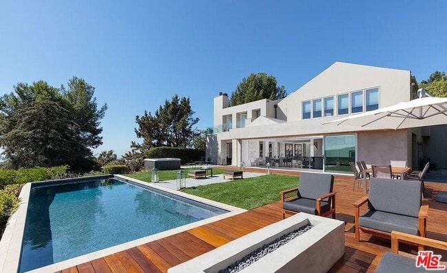 Photo - 2528 Westridge Rd