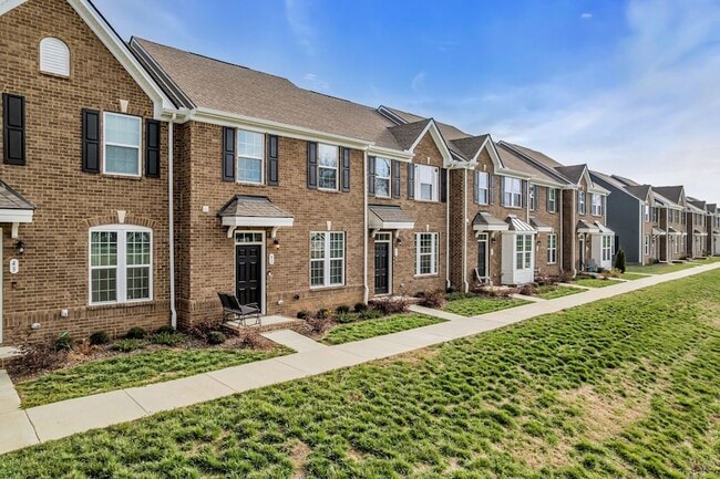 Building Photo - 420 Park Ave Unit 42