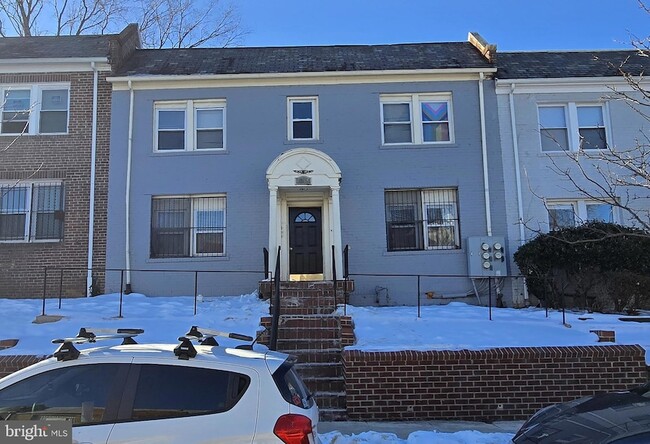 Building Photo - 1255 Meigs Pl NE