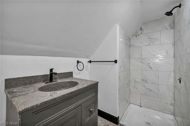 Photo - 12001 Oakview Ave Unit UP