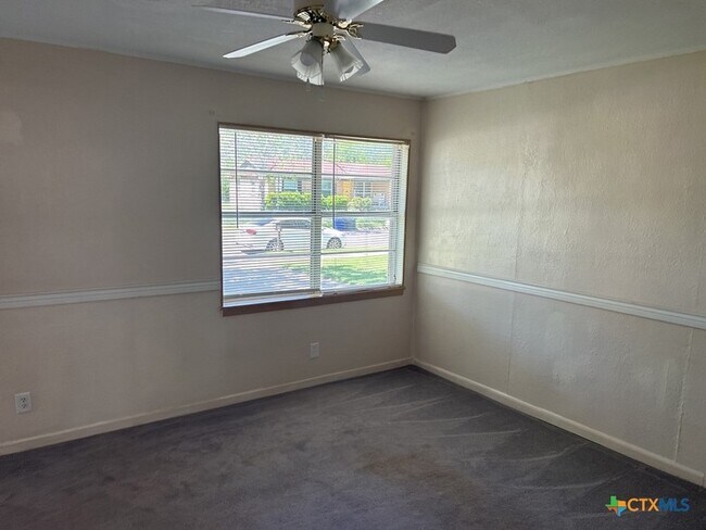 Photo - 303 Ridge St