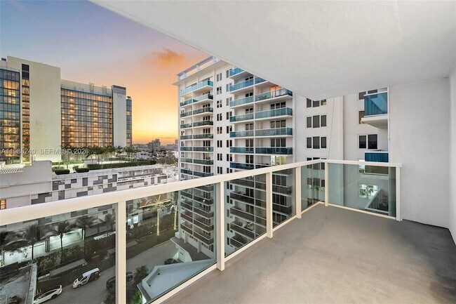 Photo - 2301 Collins Ave Unit 1004