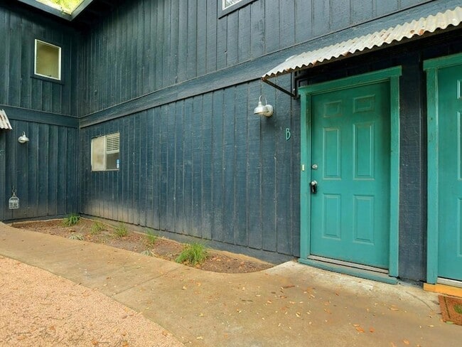 Photo - 604 Franklin Blvd Unit B