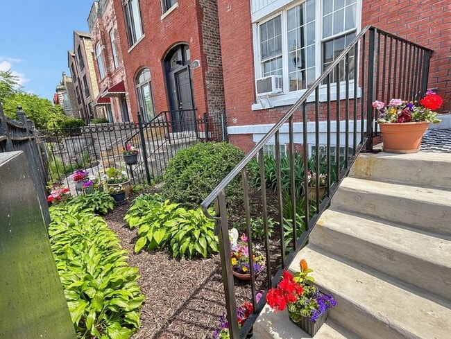 Photo - 2953 W Warren Blvd Unit 1