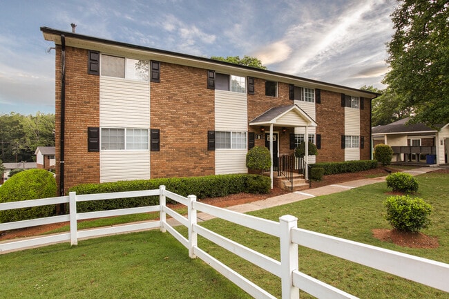 Photo - Mitchell`s Park Apartments