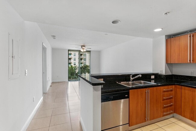 Photo - 610 Clematis St Unit 527