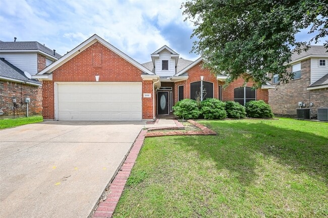 Building Photo - 606 Primavera Dr