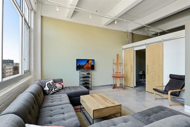 Photo - 700 N Washington Ave