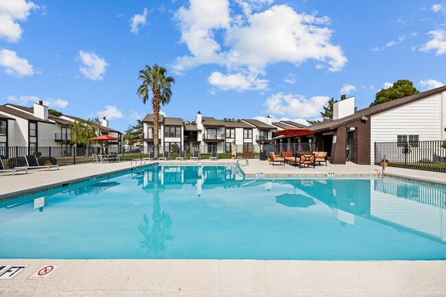 Building Photo - SUN HOLLOW