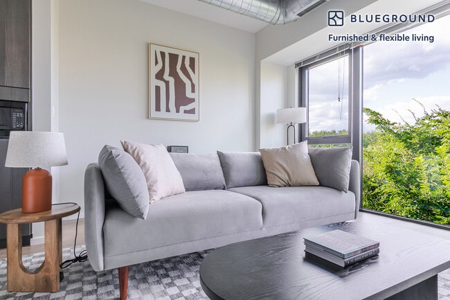 Building Photo - 211 W Scott St Unit FL4-ID1296