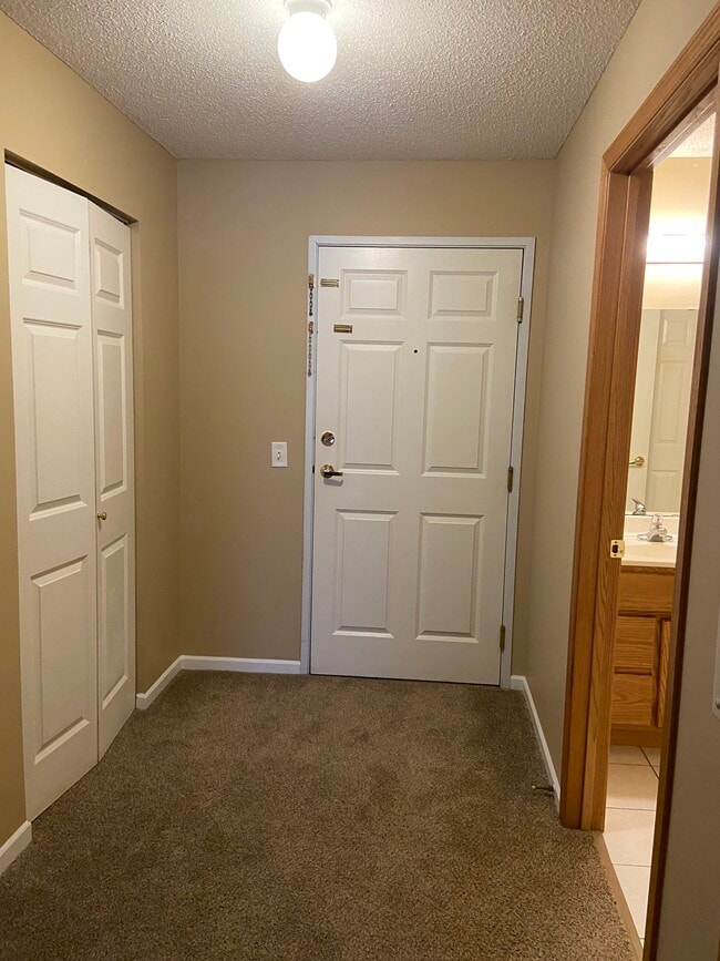 entry way - Hidden Cove Apartments