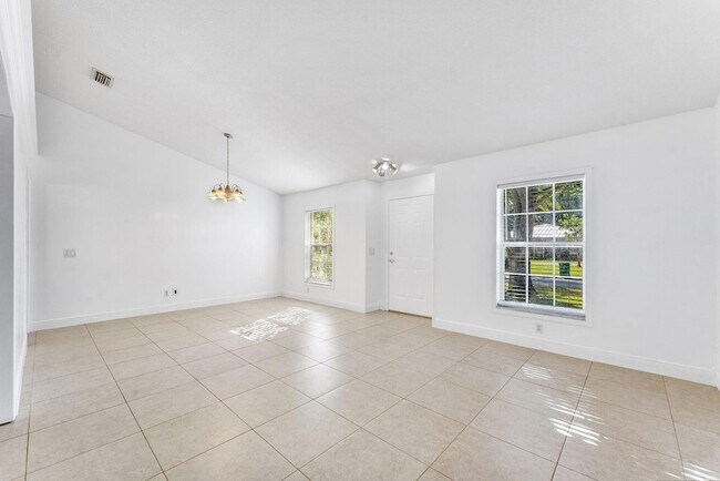 Photo - 655 SE Ron Rico Terrace