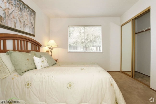 Bedroom - Cameron Oaks