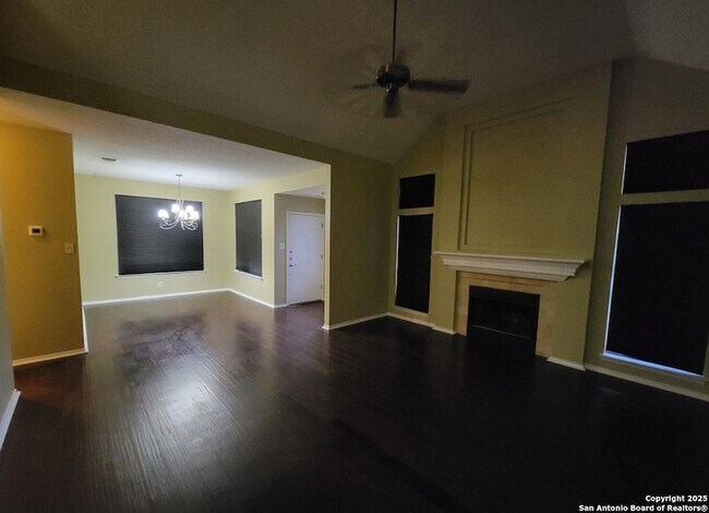 Photo - 5955 Heather View