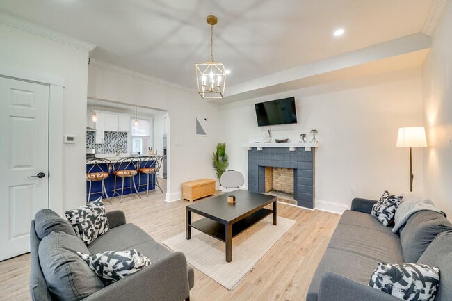Building Photo - 2633 Broadway Ave Unit SI ID1385991P