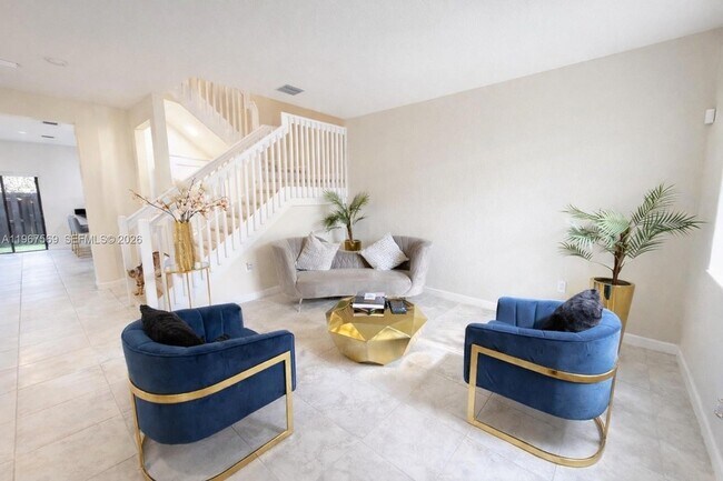 Photo - 323 NE 208th Terrace