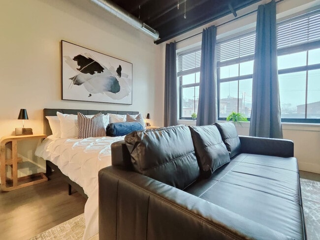 Photo - 212 W Roberts Ave Unit ID1289459P