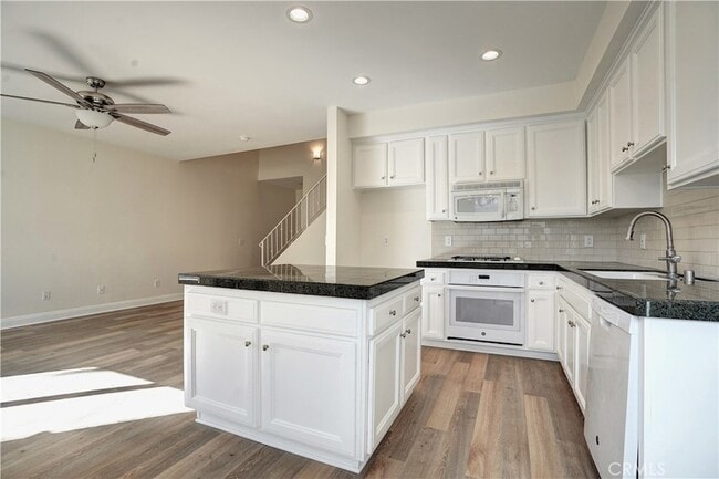 Photo - 7124 N Farralone Ave Unit 110