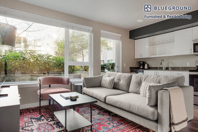 Building Photo - 2690 152nd Ave NE Unit FL2-ID889