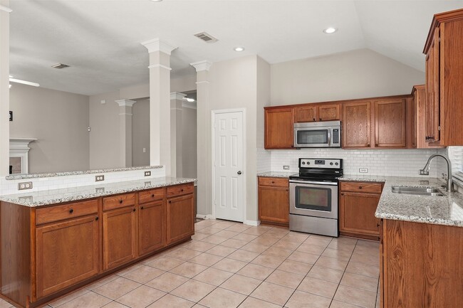 Photo - 7611 Waterlilly Ln