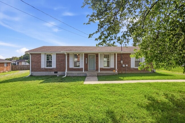 Building Photo - 305 Becklea Dr