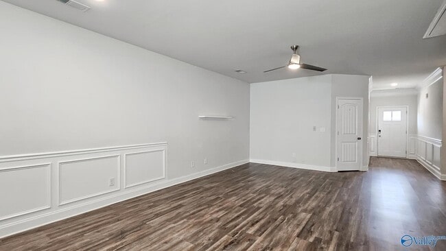 Photo - 403 Edgebrook Dr