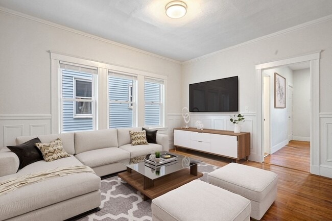 Building Photo - 60 Lithgow St Unit 1