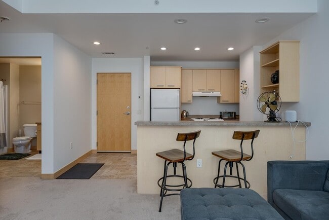 Photo - 309 W Washington Ave