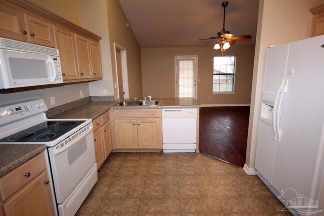 Photo - 6250 Starhill Dr