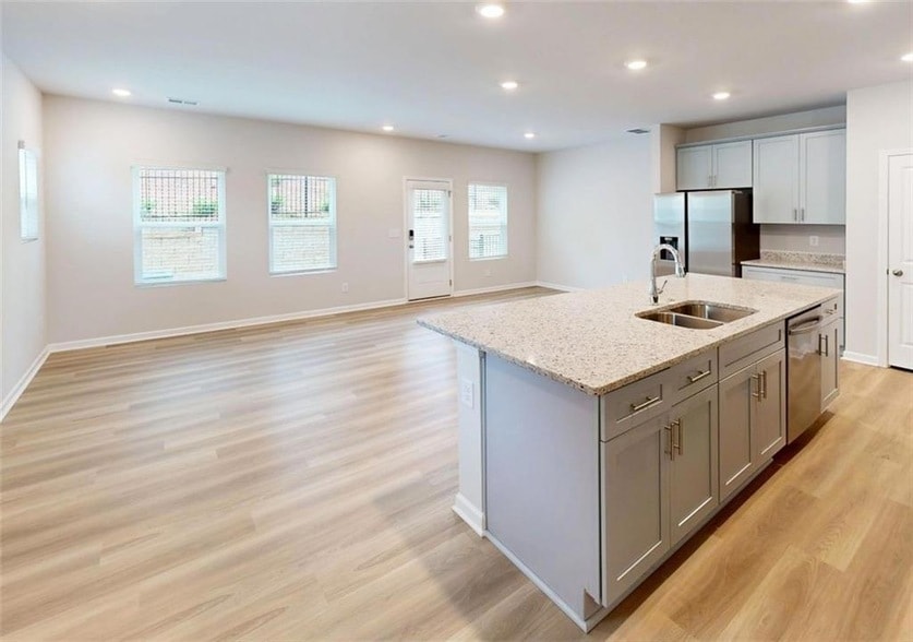 Photo - 504 John Harm Wy