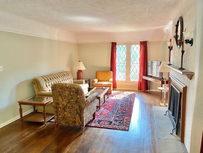 Building Photo - 3574 Lynnfield Rd Unit ID1057687P