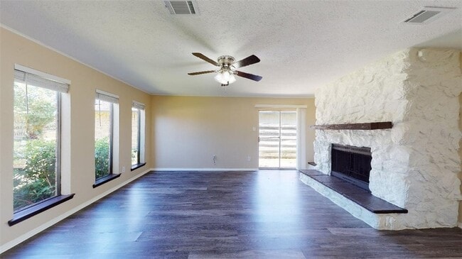 Photo - 4130 Willow Oak St