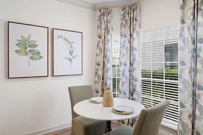 Photo - Cortland River Oaks