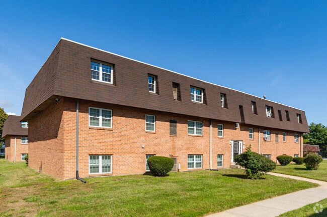 Photo - Towne Point Apartments