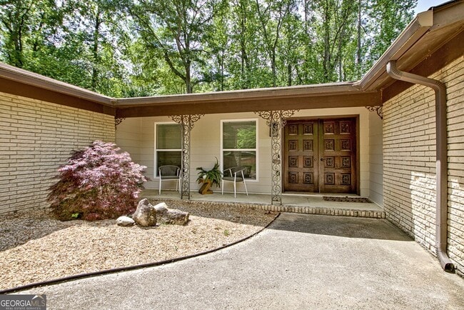 Photo - 213 Oakmount Dr