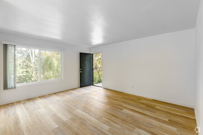 2BR, 2BA - 885SF - Park Place View * 1 Month Free*