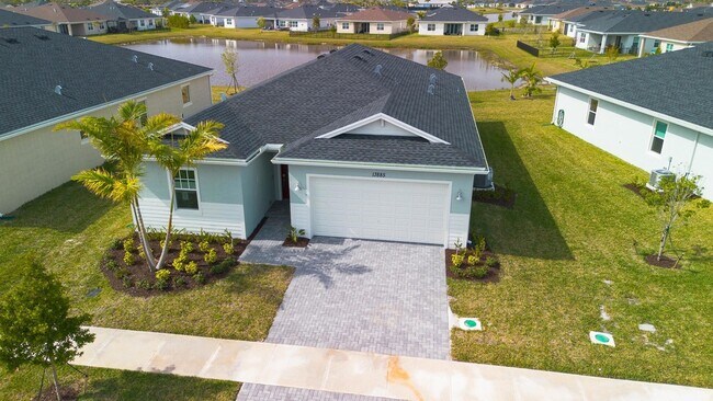 Photo - 13885 SE Riversway St
