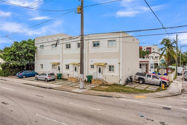 Photo - 1011 SW 7th St Unit 2