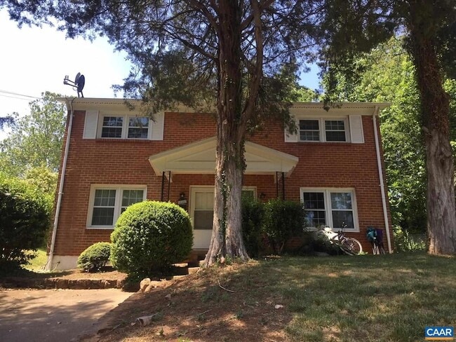 Building Photo - 1107 River Ct Unit B