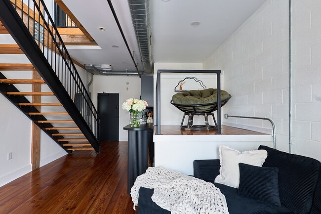 Building Photo - 403 E 33rd St Unit SI ID1353814P