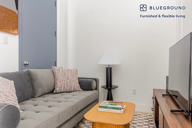 Photo - 161 W 54th St Unit FL3-ID1853