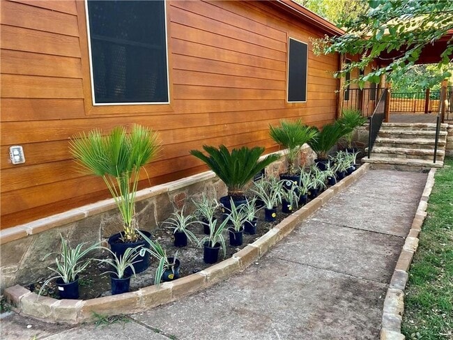 Photo - 1300 Lipan Trail