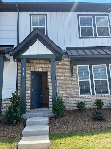 Building Photo - 9119 Harwen Ln