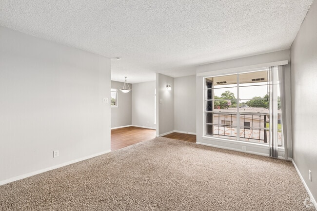 1BR, 1BA - 768SF - Living Room - RiverStone Apartment Homes