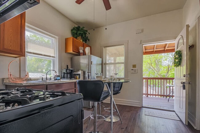 Photo - 839 Dunlop Ave Unit SI ID1244957P