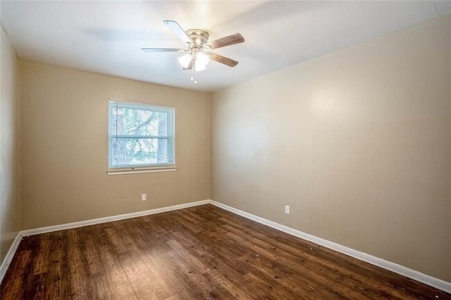Photo - 3534 Midwest Dr Unit B