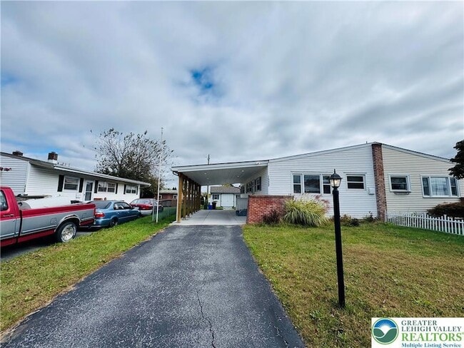 Building Photo - 1522 Elayne St