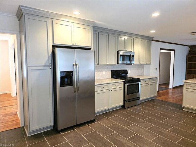 Photo - 1085 Brown Rd