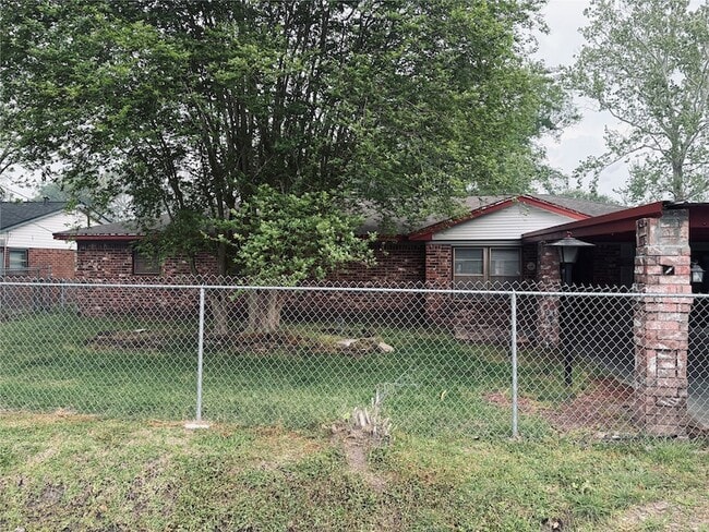 Photo - 415 Zinn Dr